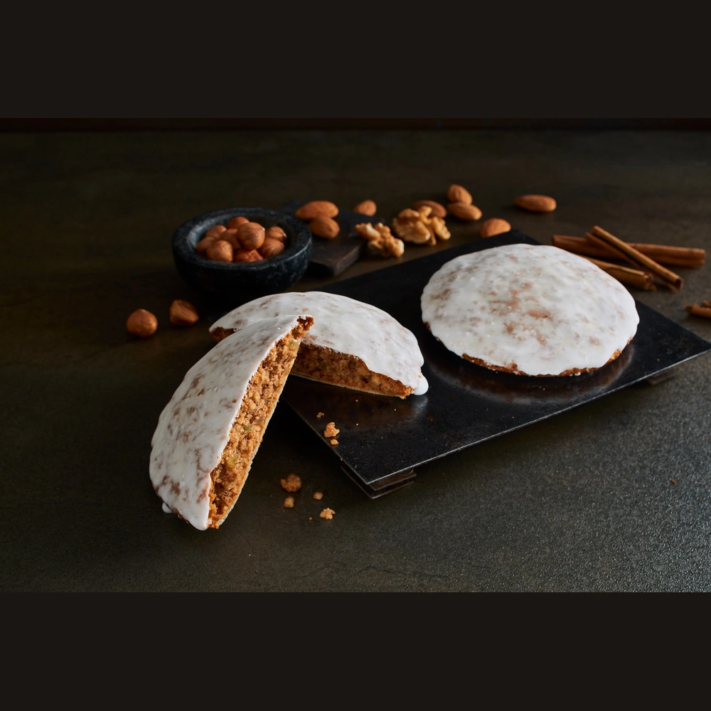 Elisenlebkuchen mit Zuckerguss, einzeln