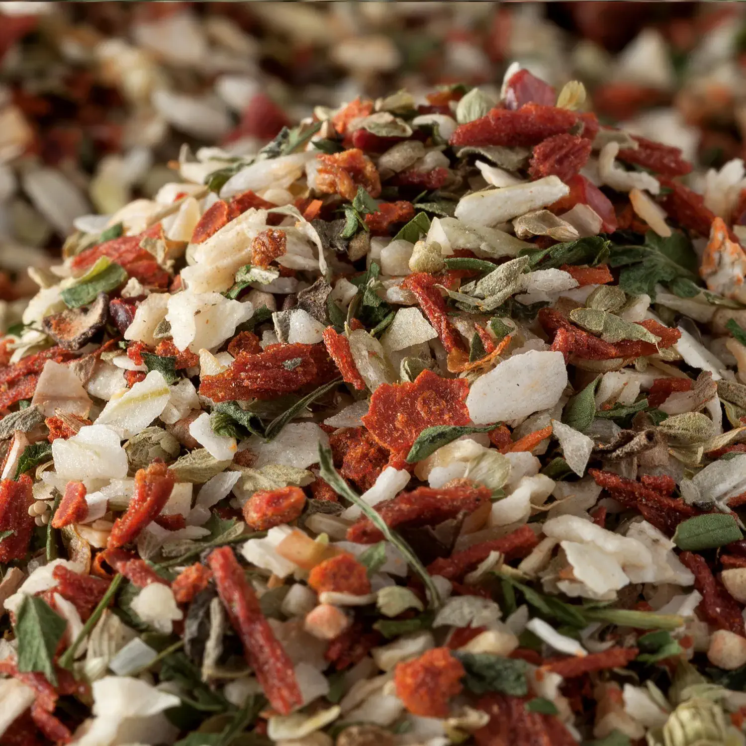 Nahaufnahme von geschroteter argentinischer Gewürzmischung Chimichurri