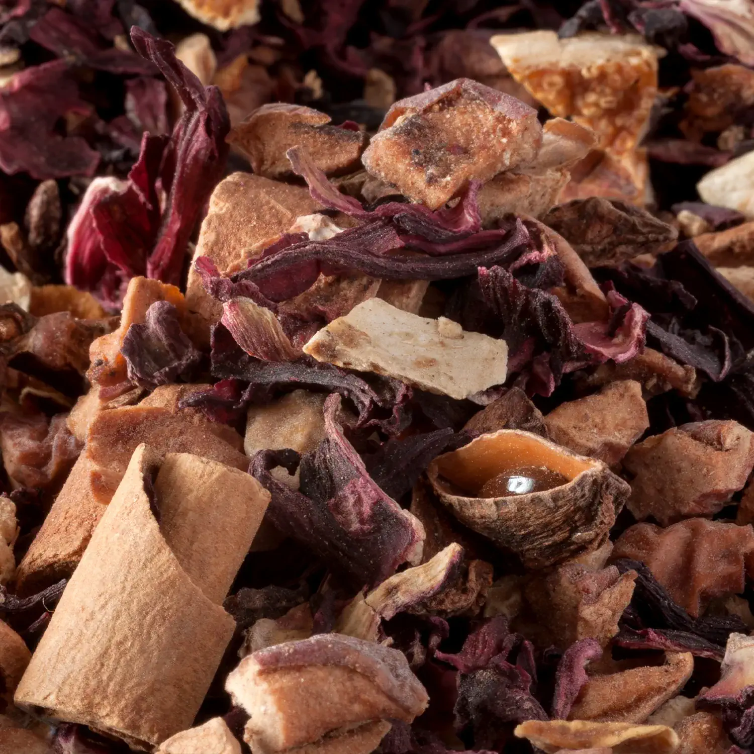 Nahaufnahme von losem Winterpunsch-Früchtetee